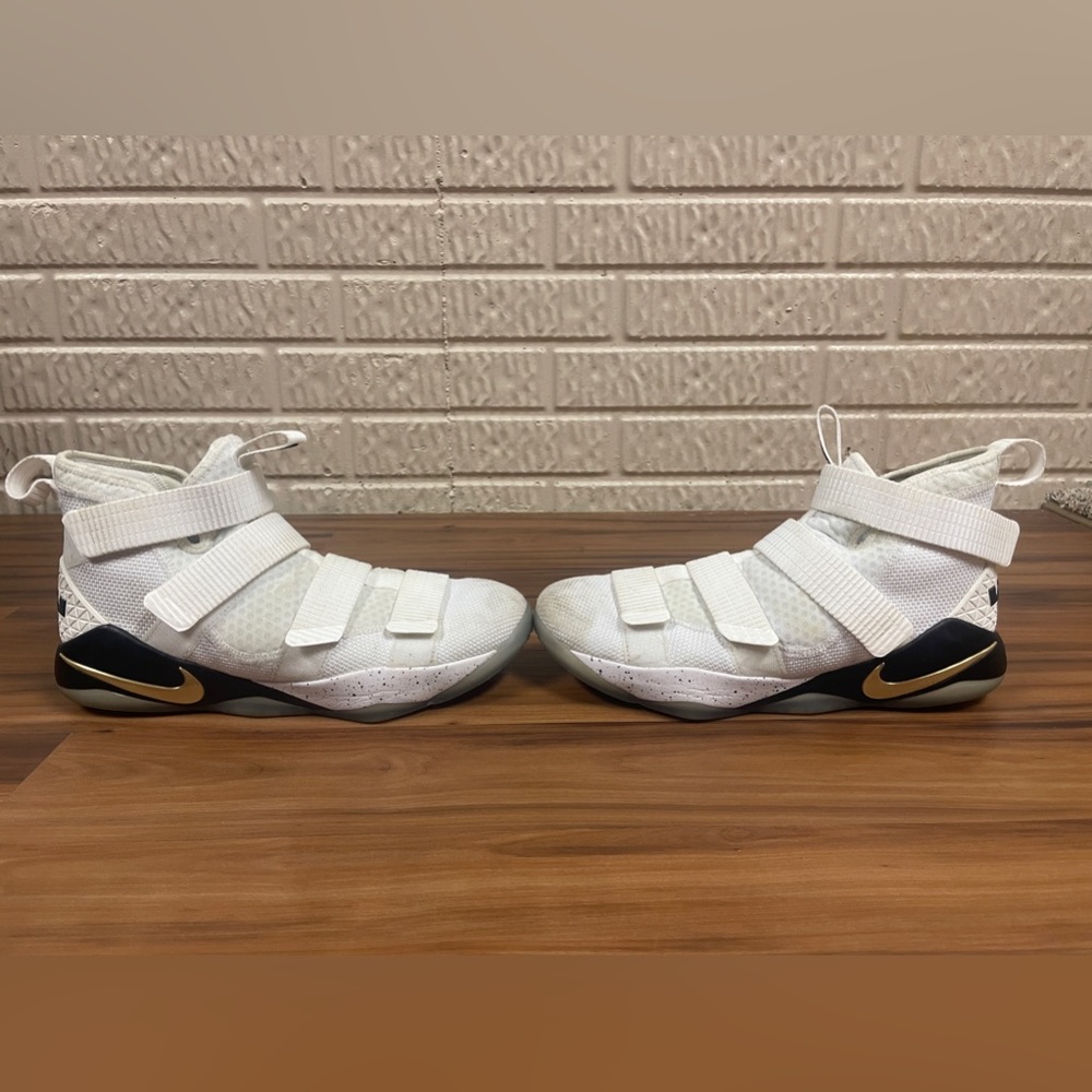 Nike Lebron Soldier 11 Court General 2017